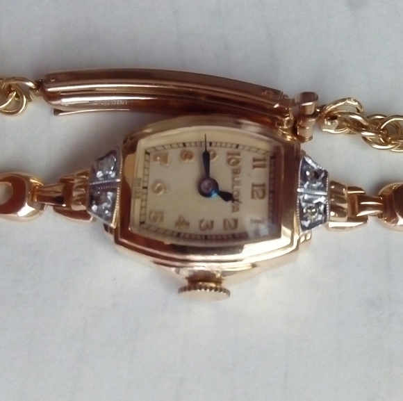 ⭐️ SOLD Vintage Bulova Ladies Watch - Picture 7 of 12